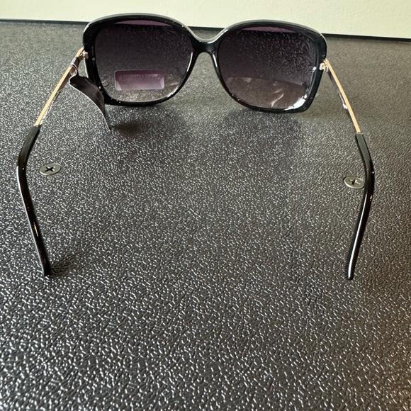 NWT Steve Madden Black Oversized Sunglasses with rhinestone embellishment. - Picture 2 of 6